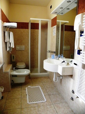 Imagen general del Hotel Susa and Stazione. Foto 8