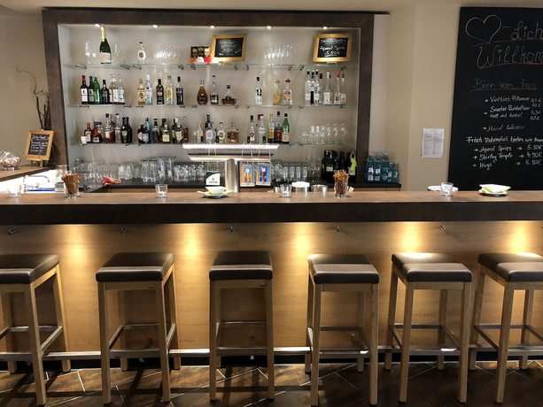 Imagen del bar/restaurante del Hotel Susato. Foto 9