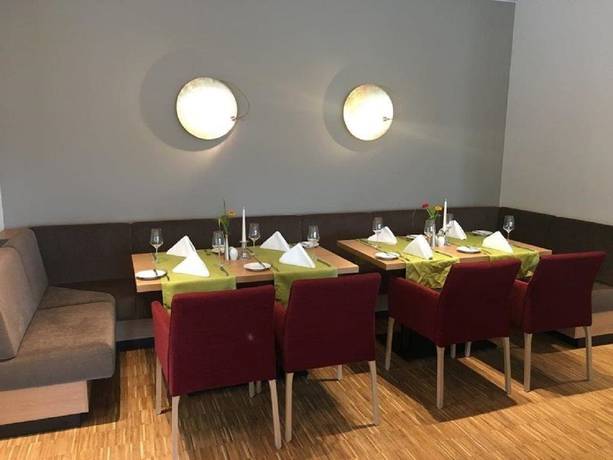 Imagen del bar/restaurante del Hotel Susato. Foto 11