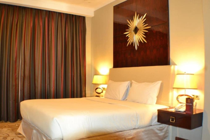 Imagen de la habitación del Hotel Sutan Raja and Convention Centre. Foto 5