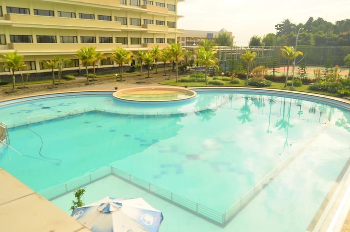 Imagen de la piscina del Hotel Sutan Raja and Convention Centre. Foto 19