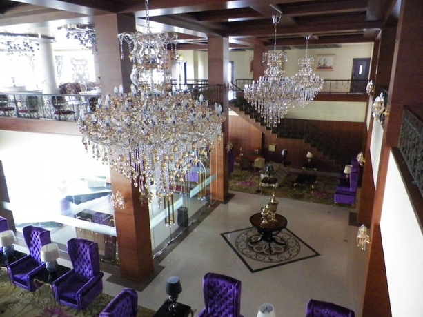 Imagen de los interiores del Hotel Sutan Raja and Convention Centre. Foto 17