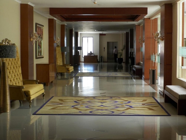Imagen de los interiores del Hotel Sutan Raja and Convention Centre. Foto 18