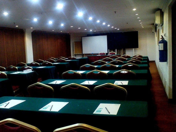 Imagen de los interiores del Hotel Sutera Inn Prima. Foto 5