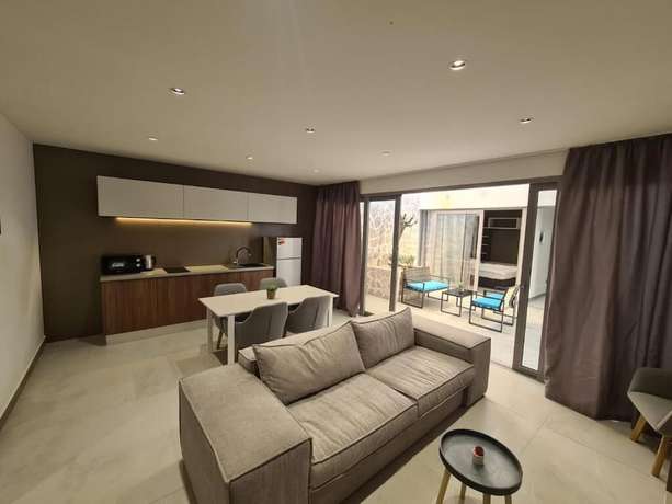 Imagen de la habitación del Hotel Sutivan Luxury Apartments. Foto 19