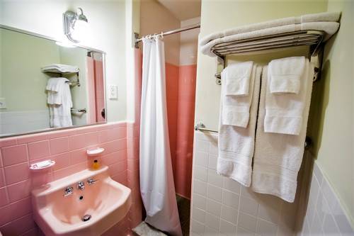 Imagen de la habitación del Hotel Sutton Inn. Foto 6