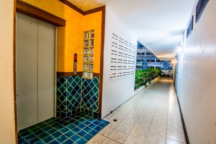 Imagen de los interiores del Hotel Sutus Court 3. Foto 15