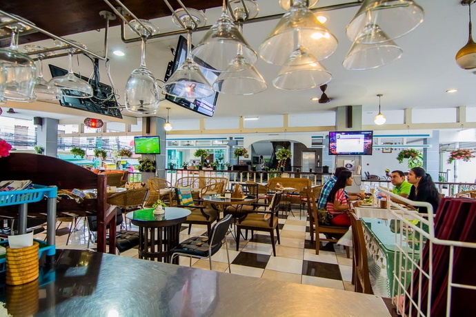 Imagen del bar/restaurante del Hotel Sutus Court 4. Foto 8