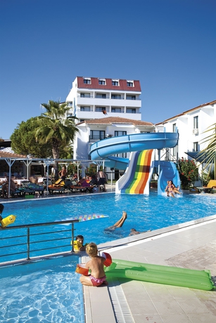 Imagen de la piscina del Hotel S&uuml;ral Garden. Foto 14