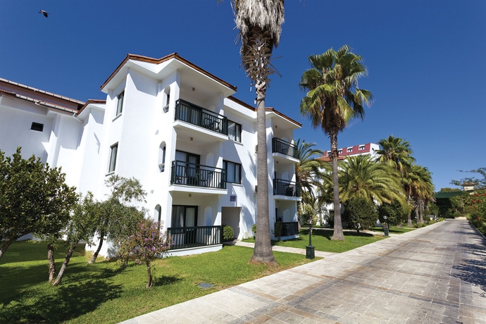 Imagen de los exteriores del Hotel S&uuml;ral Garden. Foto 7