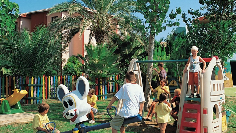 Imagen de los exteriores del Hotel S&uuml;ral Garden. Foto 9