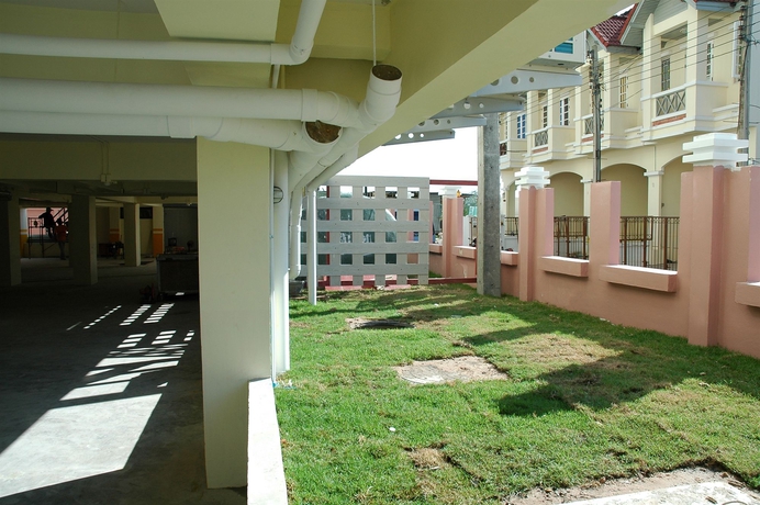 Imagen de los exteriores del Hotel Suvarnabhumi Apartment. Foto 11