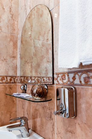Imagen de la habitación del Hotel Suvorov. Foto 14