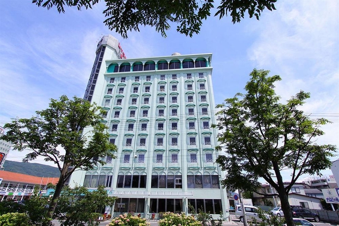 Imagen de los exteriores del Hotel Suwa Lakeside Hotel. Foto 3