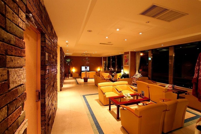 Imagen de los interiores del Hotel Suwa Lakeside Hotel. Foto 5