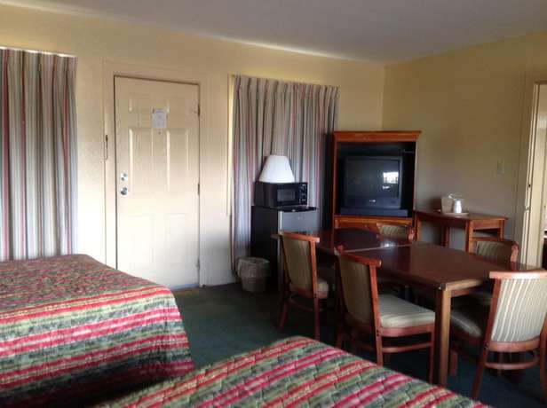 Imagen de la habitación del Hotel Suwannee Gables Motel and Marina. Foto 9