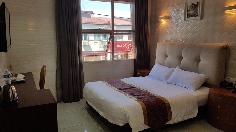 Imagen de la habitación del Hotel Suwara Hotel. Foto 7