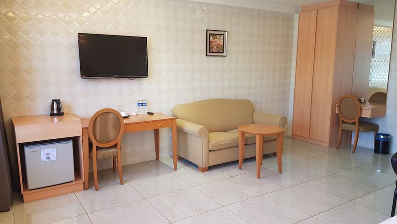 Imagen de la habitación del Hotel Suwara Hotel. Foto 16