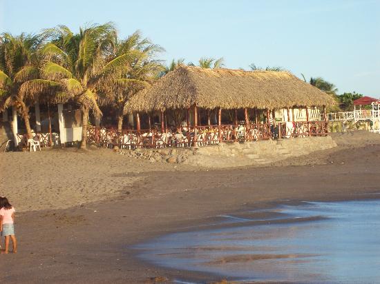 Imagen de los exteriores del Hotel Suyapa Beach. Foto 6