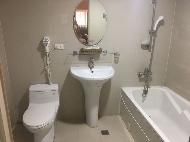 Imagen de la habitación del Hotel Suye. Foto 17