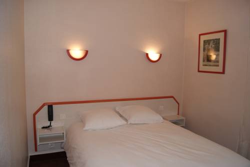 Imagen de la habitación del Hotel Suzane. Foto 15
