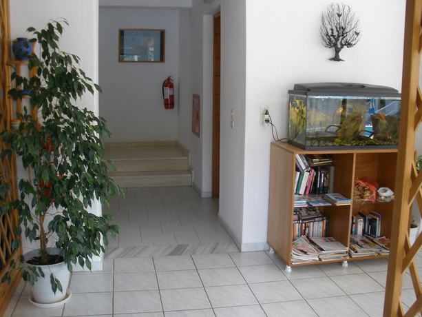 Imagen de los interiores del Hotel Suzanna. Foto 18