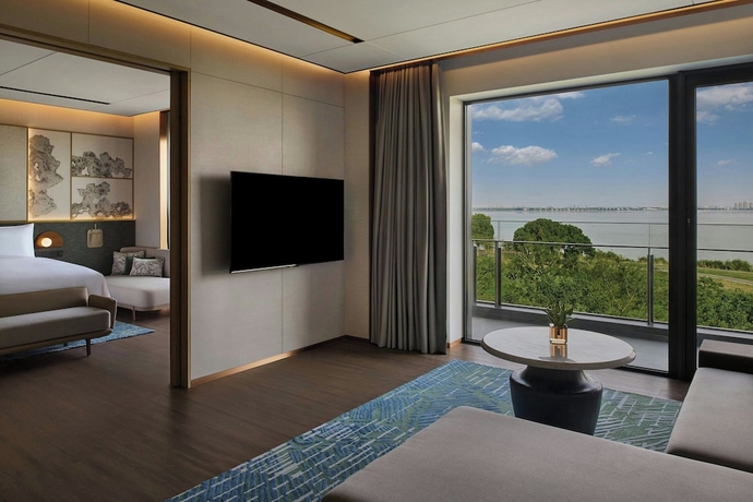 Imagen de la habitación del Hotel Suzhou Marriott Yangcheng Lake. Foto 8