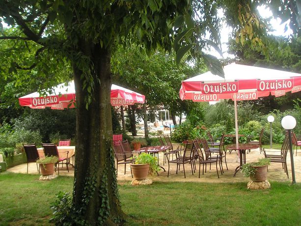 Imagen de la piscina del Hotel Sv. Benedikt. Foto 15