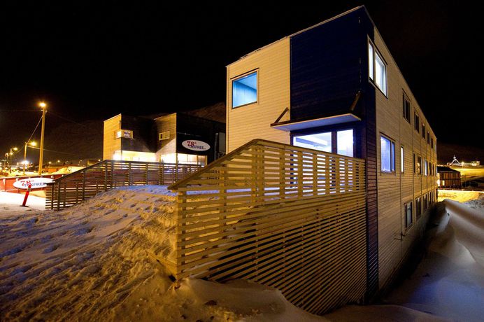 Imagen de los exteriores del Hotel Svalbard Hotell - Polfareren. Foto 7