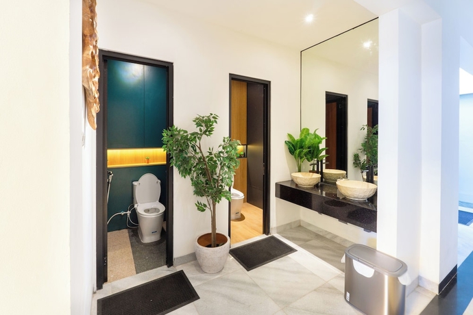 Imagen de los interiores del Hotel Svarnabumi. Foto 14
