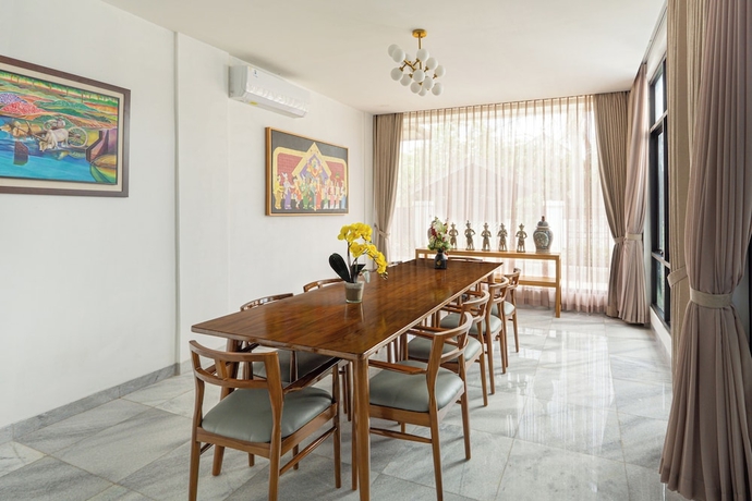 Imagen de los interiores del Hotel Svarnabumi. Foto 15