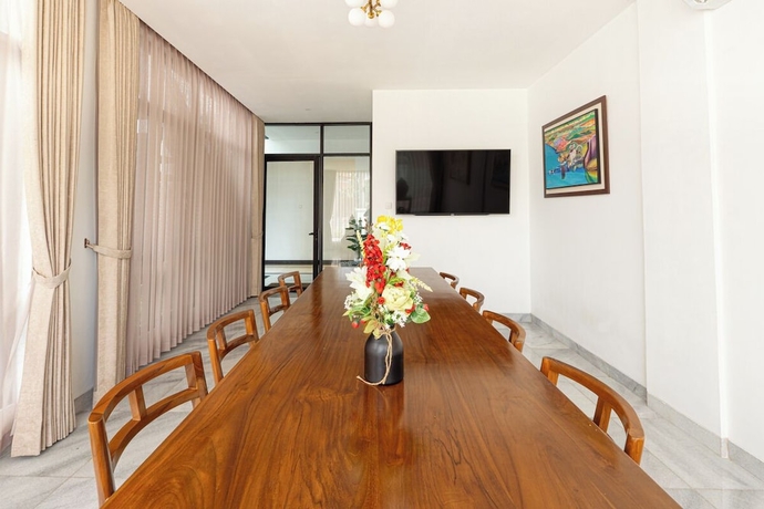 Imagen de los interiores del Hotel Svarnabumi. Foto 16