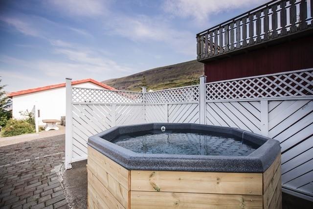 Imagen de los exteriores del Hotel Sveinbjarnargerdi. Foto 5