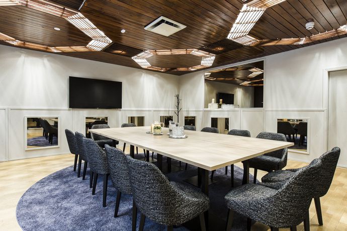 Imagen de los interiores del Hotel Sveitsi. Foto 10