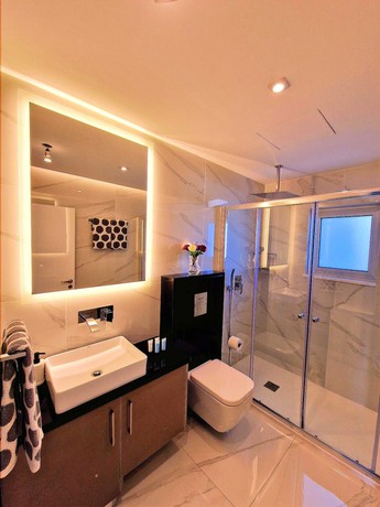 Imagen de la habitación del Hotel Sveltos Residence Suites. Foto 17