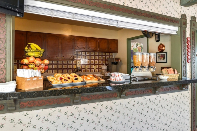 Imagen del bar/restaurante del Hotel Svendsgaard's Lodge- Americas Best Value Inn & Sui. Foto 3