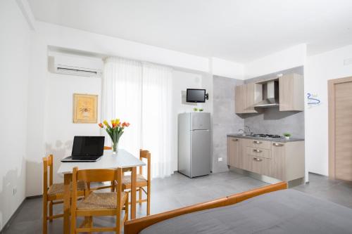 Imagen de la habitación del Hotel Svevo Sea House. Foto 7