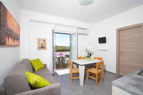 Imagen de la habitación del Hotel Svevo Sea House. Foto 8