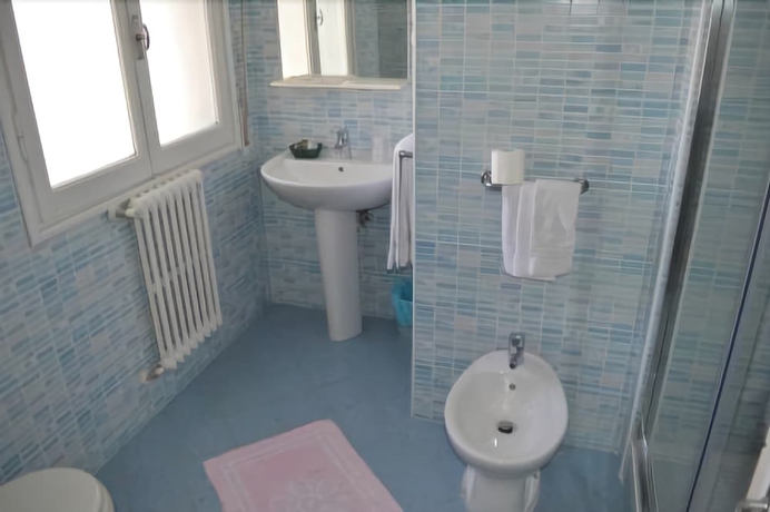 Imagen de la habitación del Hotel Svizzera. Foto 16