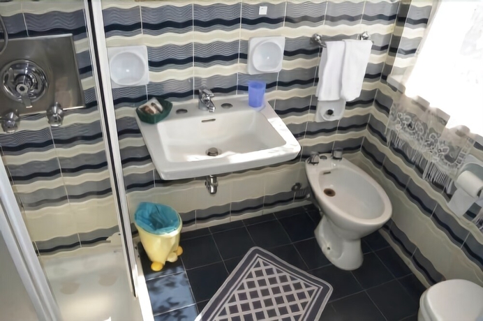 Imagen de la habitación del Hotel Svizzera. Foto 17