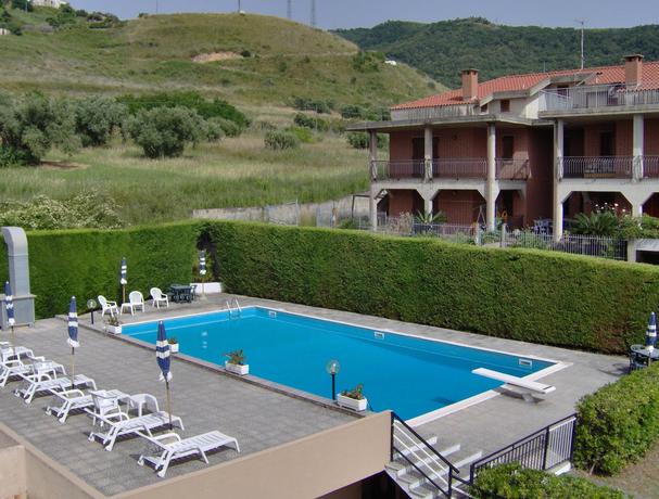 Imagen de la piscina del Hotel Svizzero, Sangineto Lido. Foto 7