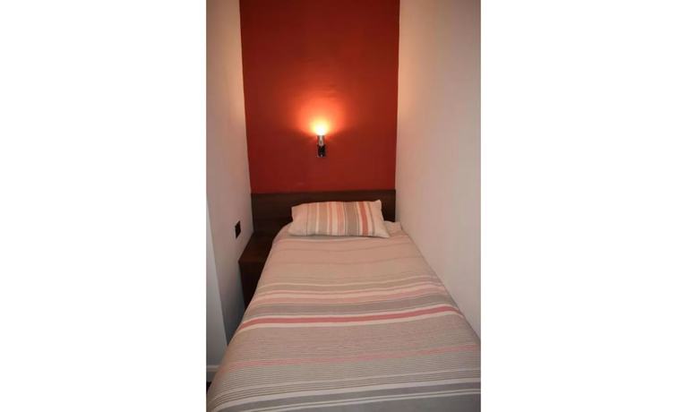 Imagen de la habitación del Hotel Swandown. Foto 7