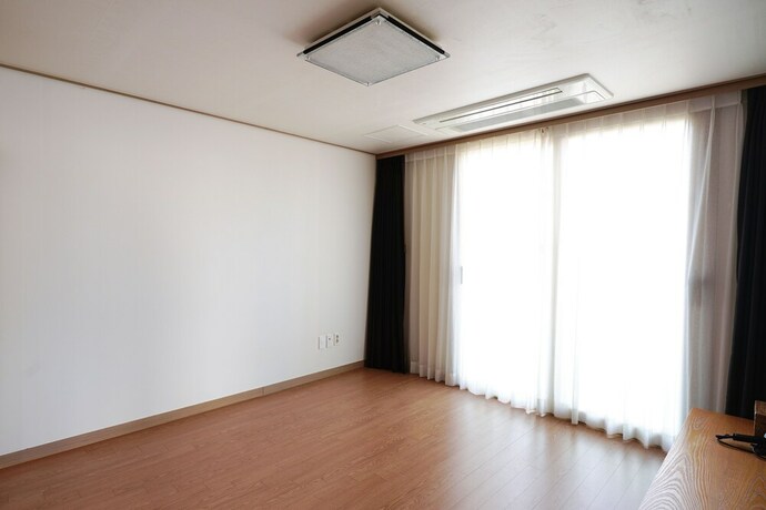 Imagen de la habitación del Hotel Swansea. Foto 12