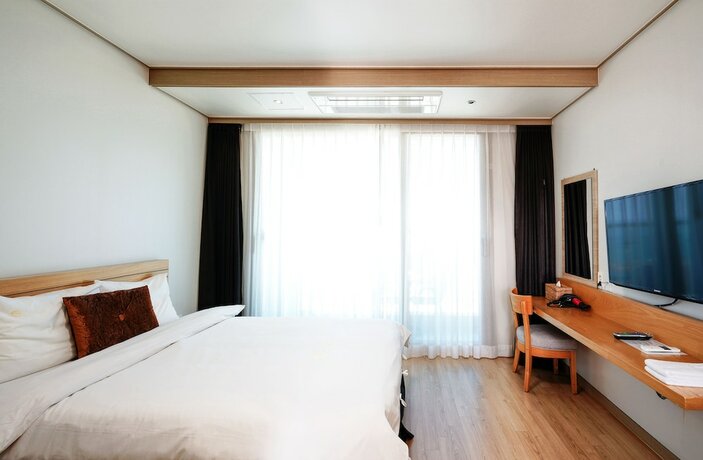 Imagen de la habitación del Hotel Swansea. Foto 23