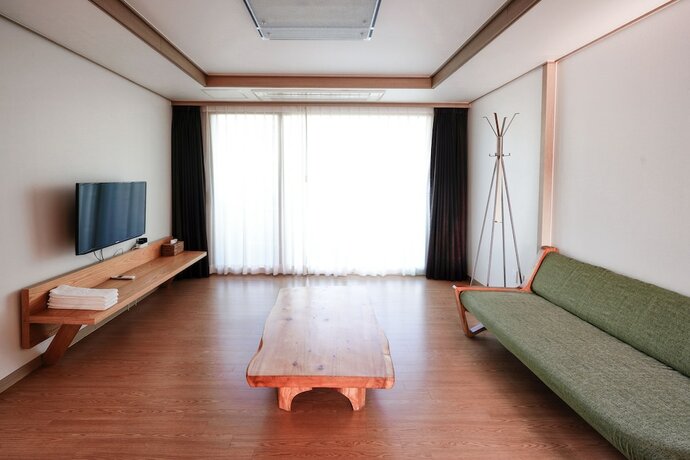 Imagen de la habitación del Hotel Swansea. Foto 29