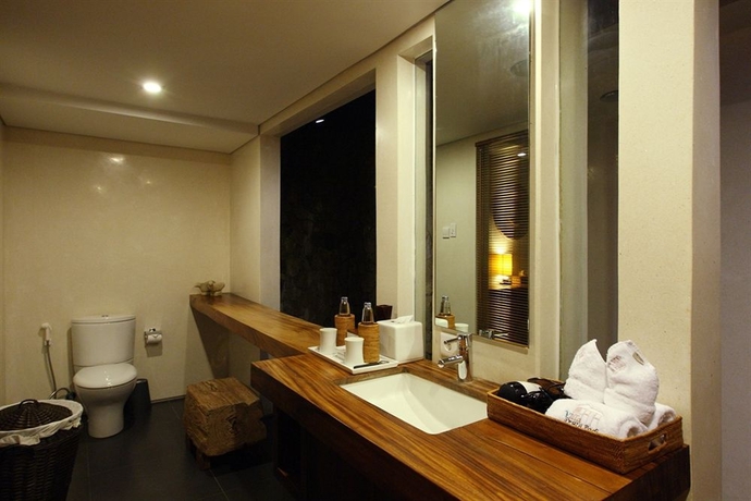 Imagen de la habitación del Hotel Swarapadi Villa. Foto 7