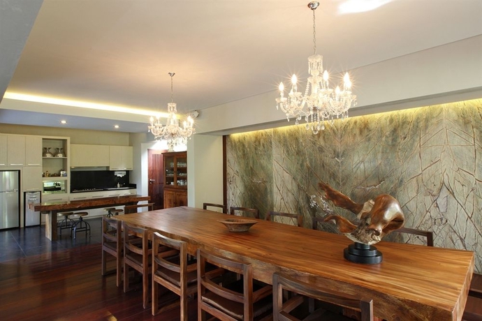 Imagen de la habitación del Hotel Swarapadi Villa. Foto 11