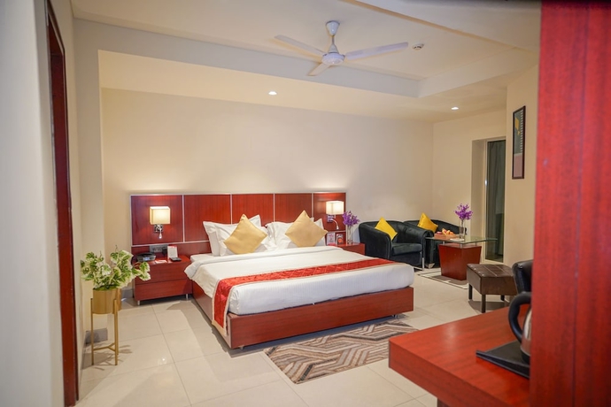 Imagen de la habitación del Hotel Swarn Towers. Foto 4
