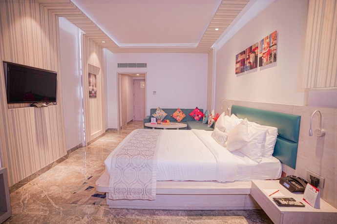 Imagen de la habitación del Hotel Swarn Towers. Foto 10