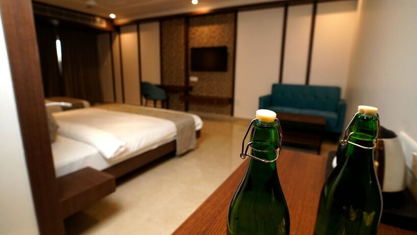 Imagen de la habitación del Hotel Swarna And Resort. Foto 13